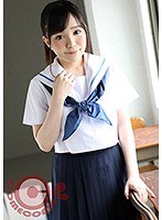 誰もいない放課後の教室に彼女を残らせて、セーラー服を着せたままドキドキしながらエッチをしたら、もの凄く興奮した…。 有馬すず
